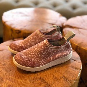 Heyfolks Kids Voyageur in pink -- toddler size 8 slip-on shoes